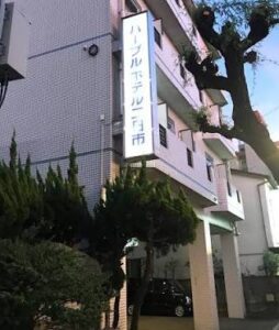 パープルホテル二日市の場所は!